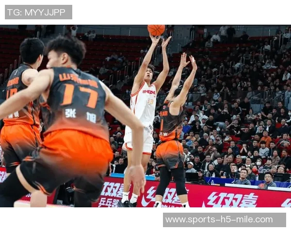 王浩然谈现代篮球风格强调快速反击与高效得分40分钟赛制提升比赛观赏性 王浩然谈现代篮球风格强调快速反击与高效得分40分钟赛制提升比赛观赏性